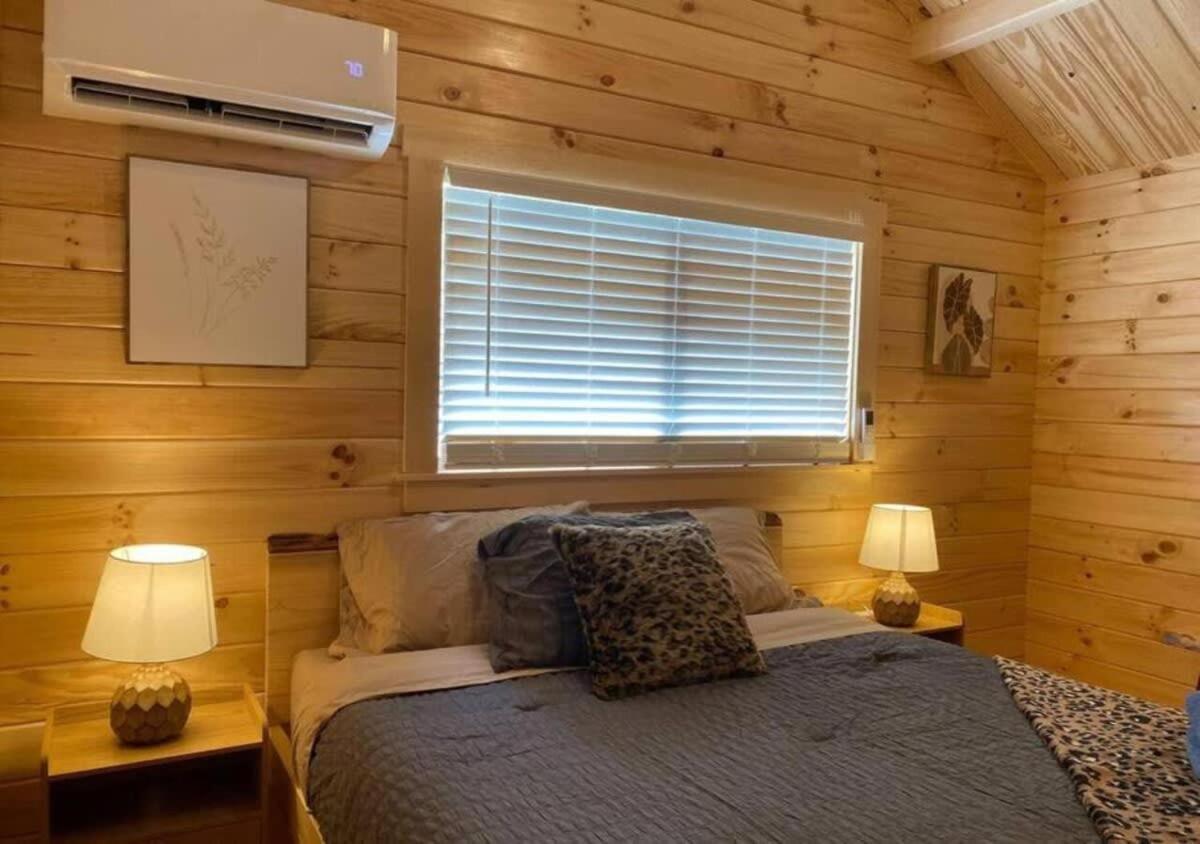Serene 1Br Cabin Near Nc Z00 With Loft & Waterview Asheboro Bagian luar foto