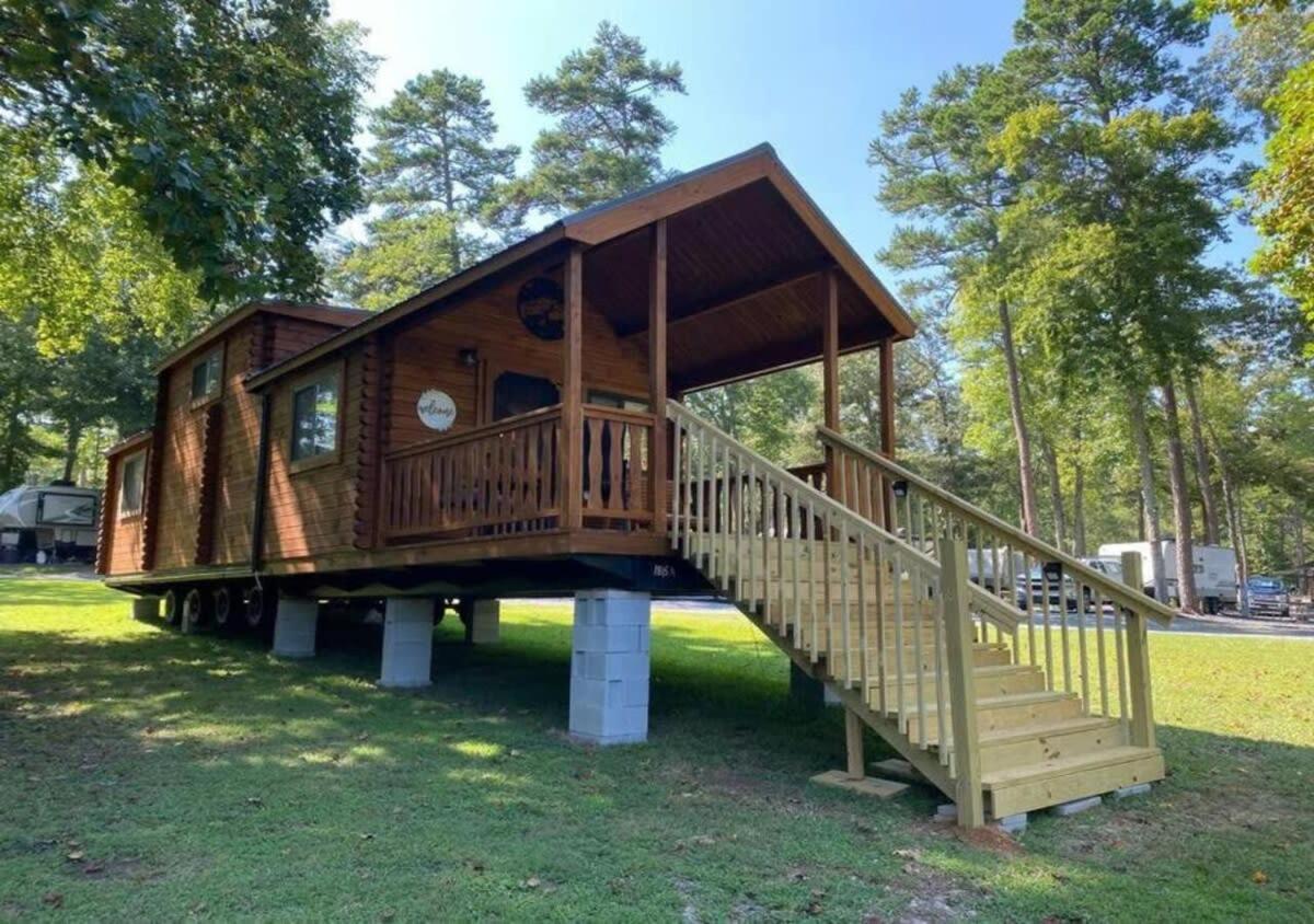 Serene 1Br Cabin Near Nc Z00 With Loft & Waterview Asheboro Bagian luar foto